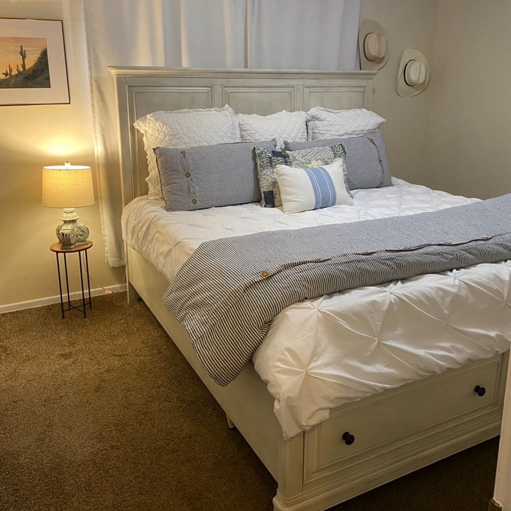 King Pottery Barn 1 duvet, 2 pillow covers, 3 shams (please read description)
